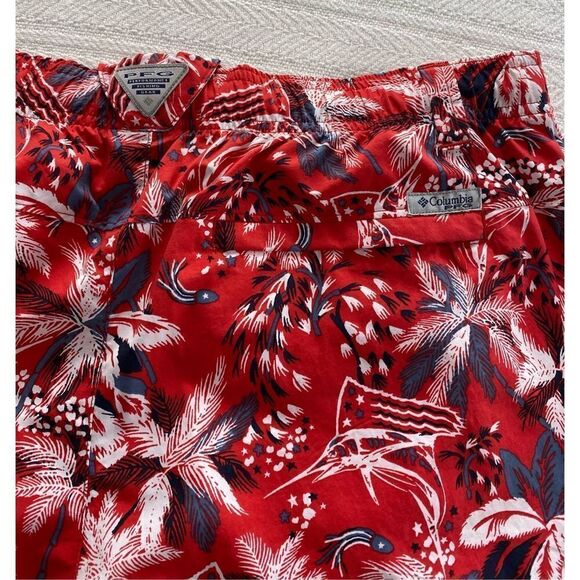 COLUMBIA WOMEN’S LARGE WATER SHORT IN RED SPARK FIREWORK FISHIN’ PATTERN - Picture 4 of 11